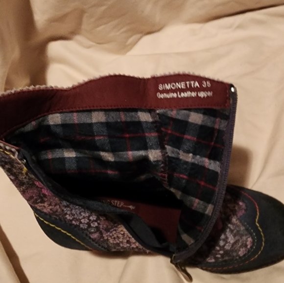 L'Artiste Floral Booties - Picture 13 of 13